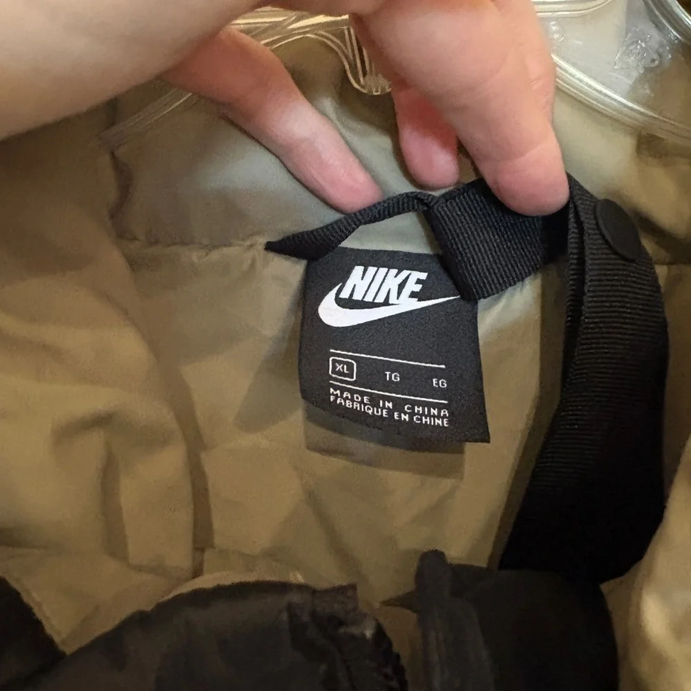 Nike Sportswear Down-Fill Puffer‎ Jacket CU5813-010 Black Women's Wayne State U